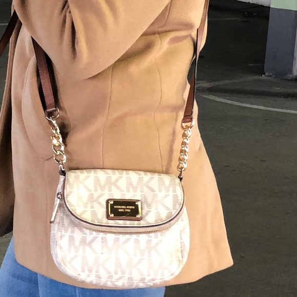 Michael Kors Handbags - Michael Kors small  purse 